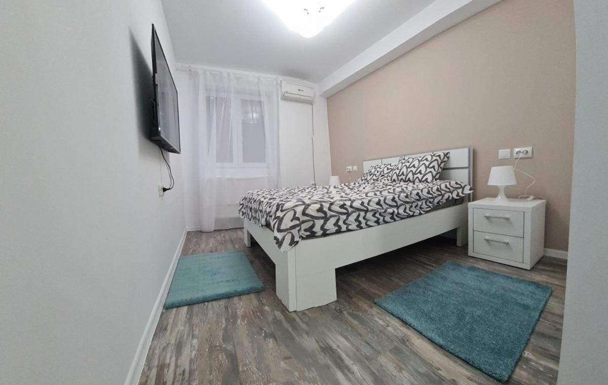 Appartamento Apartament Terra Targoviste Esterno foto